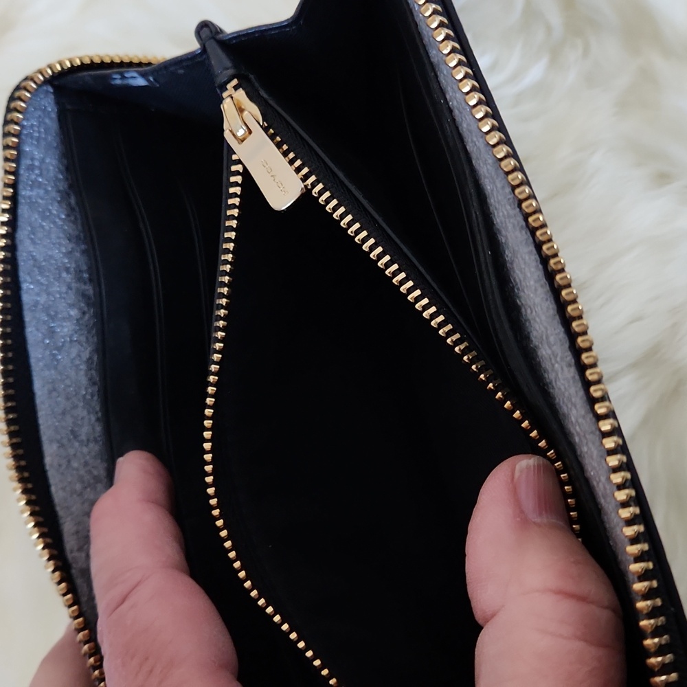 NWOT Disney X Coach Black Leather Minnie Mouse 3/4 Zip Wallet ❤️🐭🖤 - Picture 11 of 14